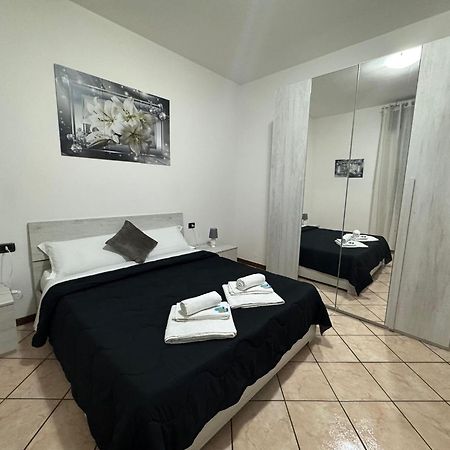 Casa Vacanza Elena 2 فيرونا المظهر الخارجي الصورة